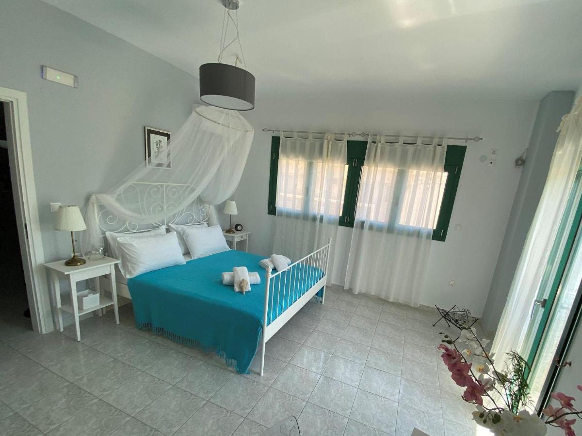 Paraskevi's - Center W/ Lovely Park View